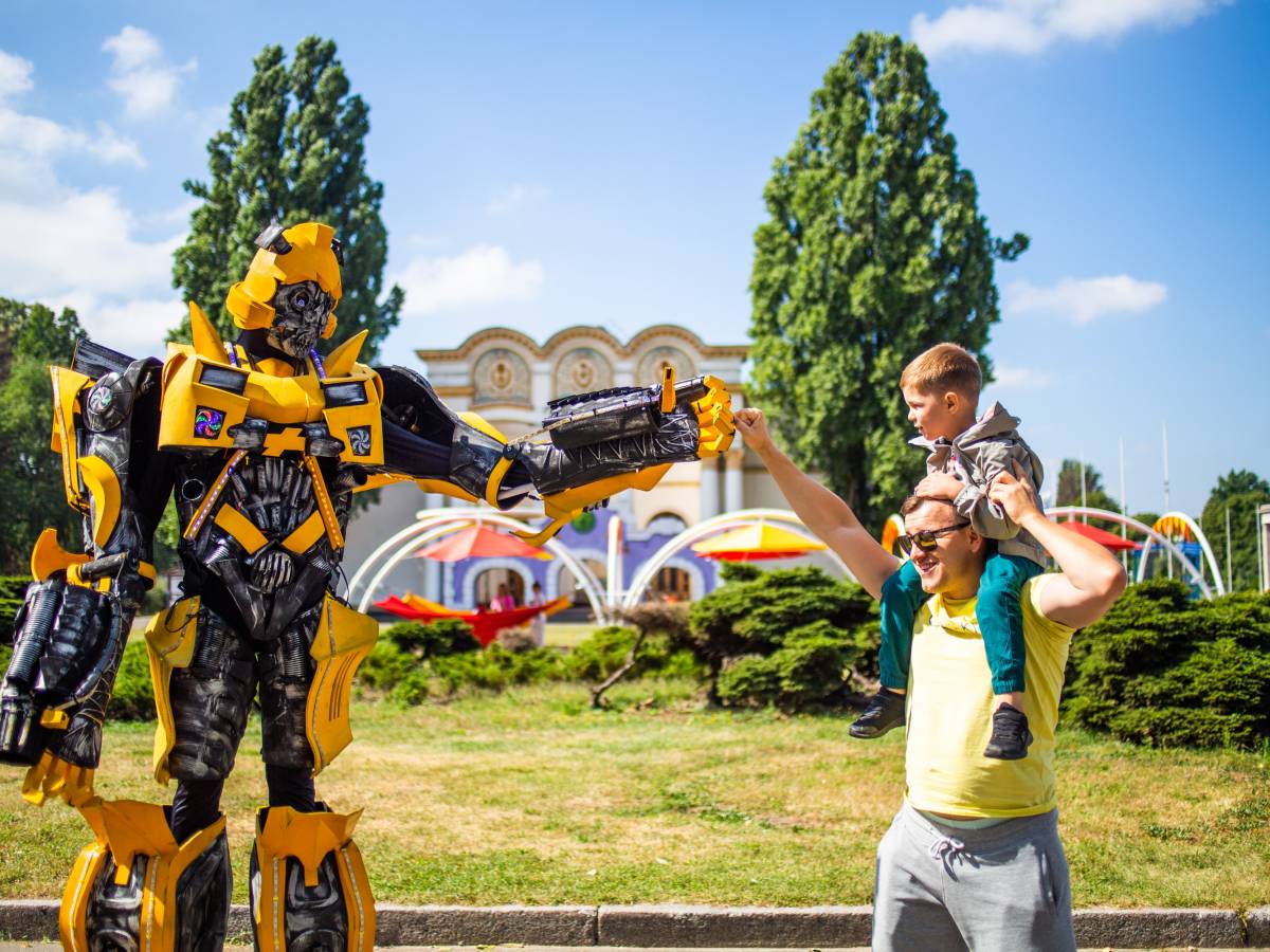 Międzynardowe wystawy Dragons Alive i Robots Alive w centrum Warszawy