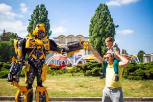 Międzynardowe wystawy Dragons Alive i Robots Alive w centrum Warszawy