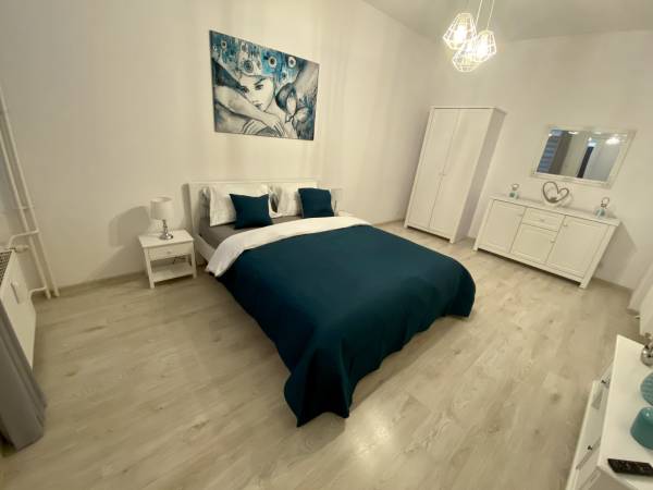 Apartament White