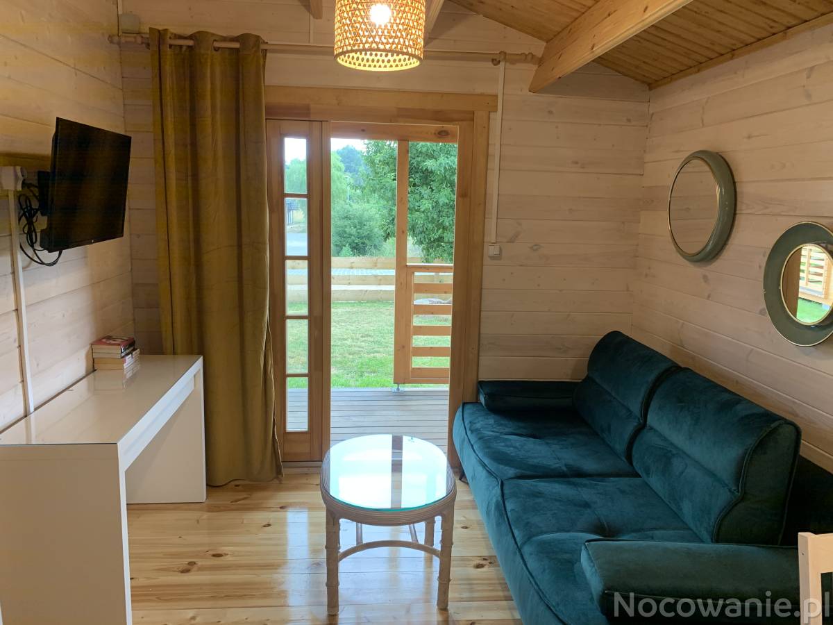 Pod Dziką Jabłonią