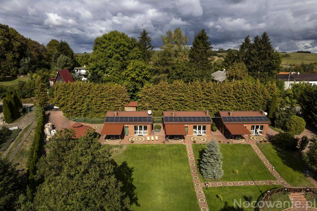 Domek nad jeziorem w Tumianach