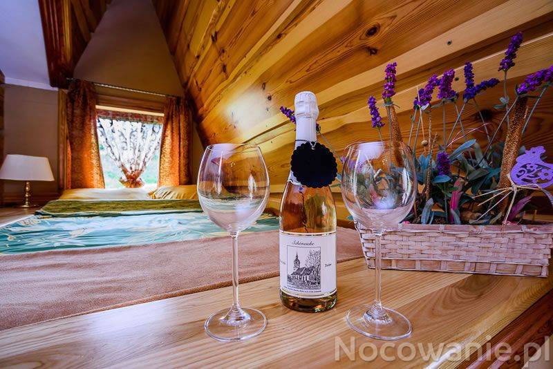 POKOJE I APARTAMENTY 