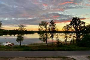 Dom w Kretowinach nad jeziorem Narie