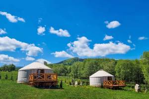 4 Żywioły - jurty w Starej Morawie