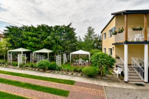 Dom Gościnny AGA w pobliżu jeziora i lasu