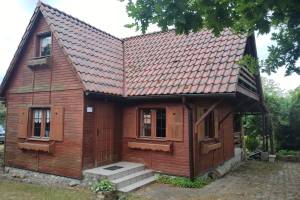 Dom nad jeziorem Pile