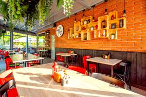 CIAO PIZZA Italian Bistro&LA PLAYA Cocktail Bar