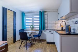 DOMKI - POKOJE - CAMPING 'KOTWICA'