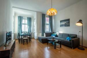 Apartament Trzypokojowy z Balkonem