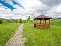 Park z miejscem do grillowania w Jazowsku