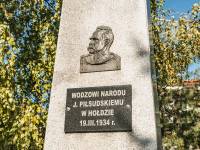 Pomnik Józefa Piłsudskiego w Łącku
