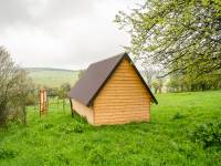 Wiata turystyczna we wsi Ożenna