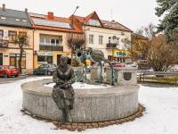 Pomnik hafciarki w Makowie Podhalańskim