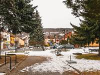 Pomnik hafciarki w Makowie Podhalańskim