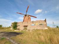 Wiatrak holenderski we wsi Zdrzewno