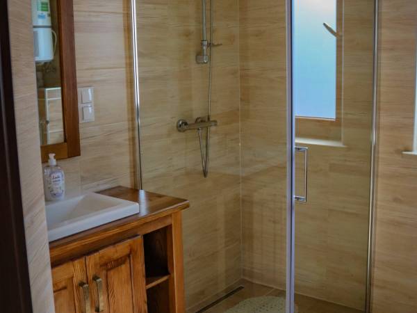 Domek nr 1 -lŁazienka na parterze