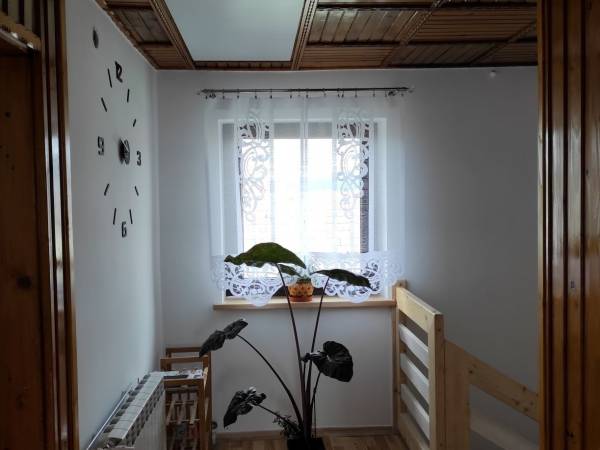 Korytarz i wejście do pokoi