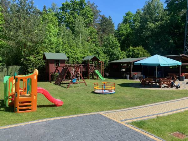 Gajówka - Całoroczne Pokoje i Apartamenty