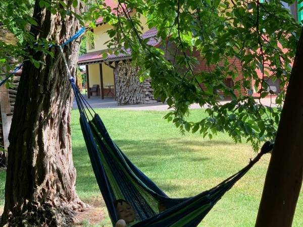 Gajówka - Całoroczne Pokoje i Apartamenty