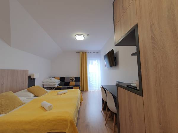 Pokój tupu 2+2 Delux z ładną łazienką i balkonem