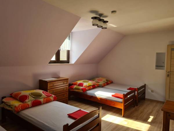 Pokoj czteroosobowy .