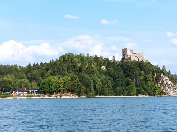 Zatoka w Czorsztynie pod zamkiem