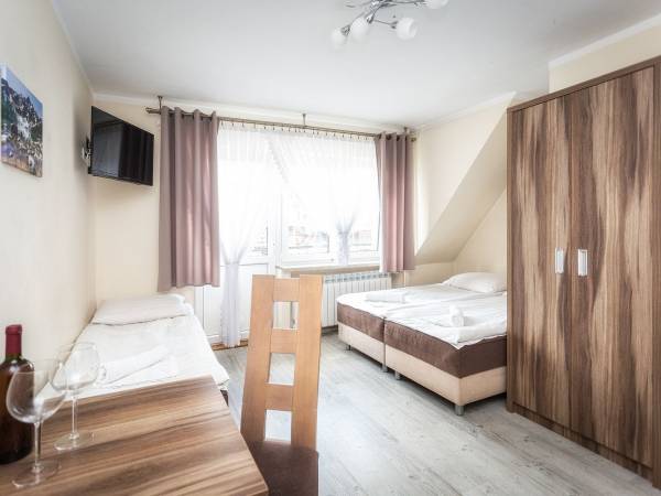 Dom Wczasowy - Pod Reglami