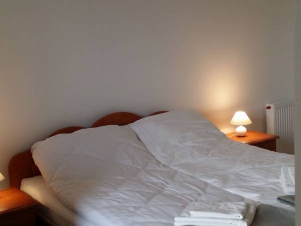 apartament kwiatowy sypialnia