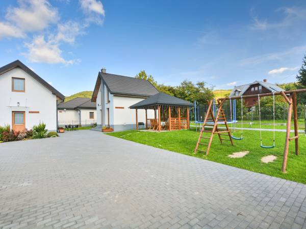 Domki Między Wzgórzami