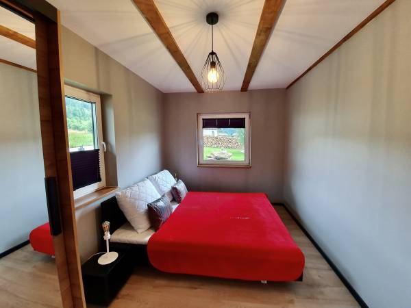 Rajska Chata w górach z Balią