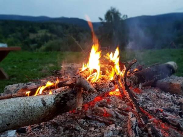 Ognisko z widokiem na Karkonosze