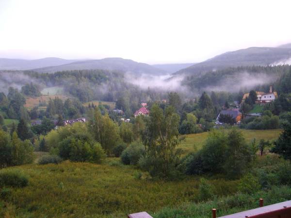 Panorama Karkonoszy w Domu nad Doliną