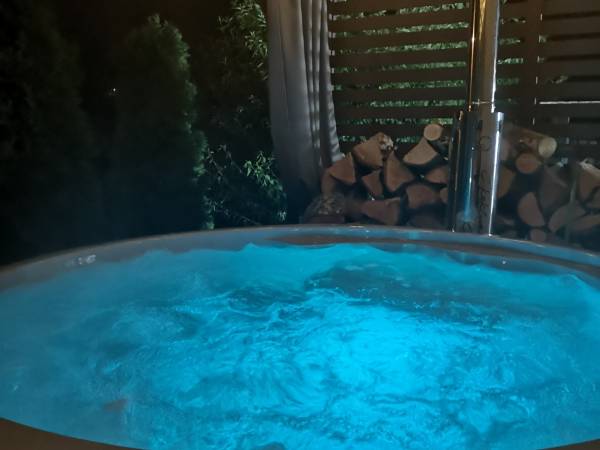 Balia ogrodowa z aeromasażem 