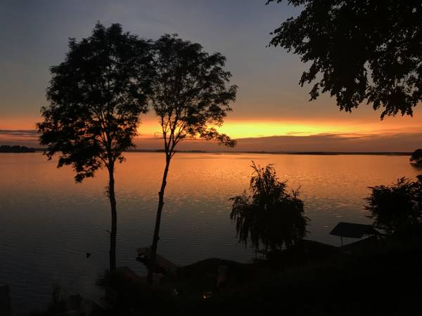 Widok z tarasu nas jeziorem