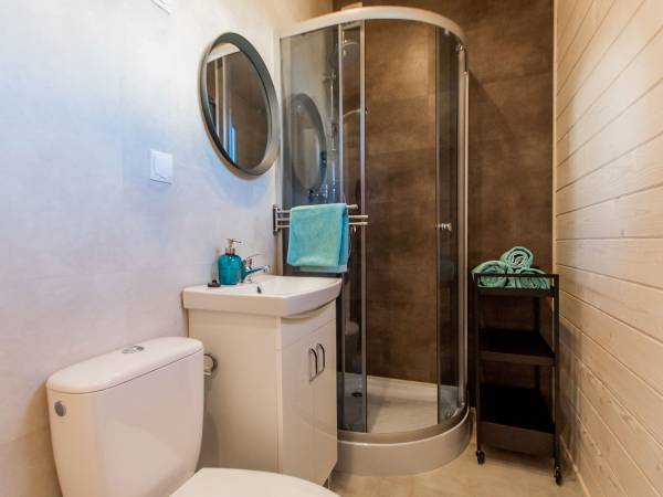 Folwarczna 6 - Domki całoroczne przy lesie, Zwierzyniec-Roztocze.