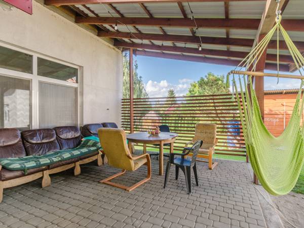 miejsce wypoczynku pod wiatą