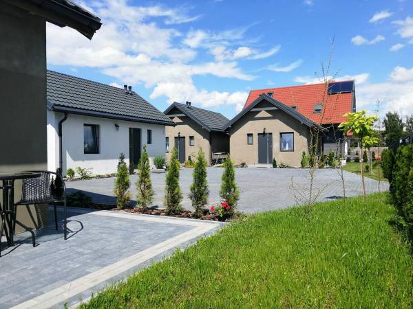 Domki pod katalpami Mikołajki