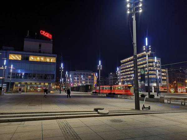 Plac Teatralny nocą 