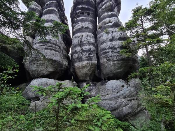 SZCZELINIEC- FORMY SKALNE