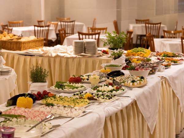 śniadania w formie bufetu