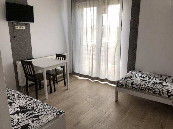 NIEZAPOMINAJEK 7 - POKOJE GOŚCINNE w LEGNICY