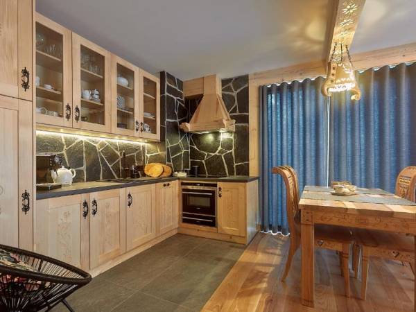 Tatra Square Apartments