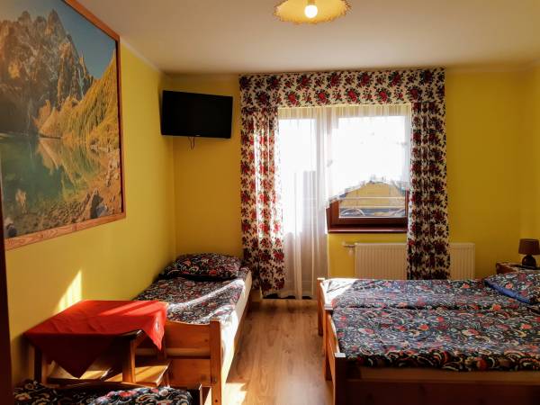 Pokój 4os z balkonem