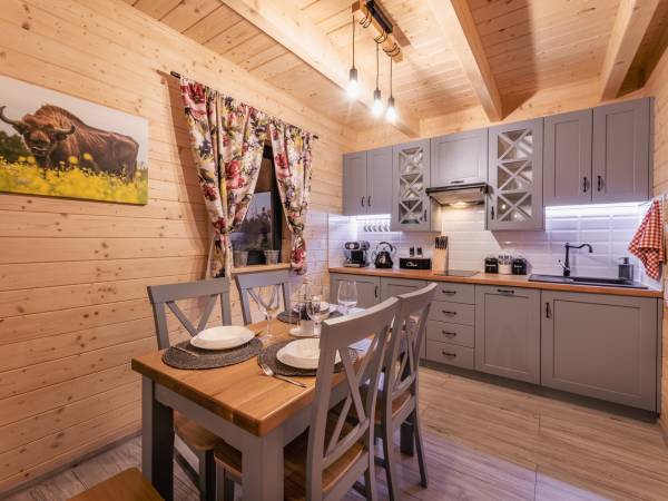 Chaty Skwirutowe Wzgórze - Domki Całoroczne 