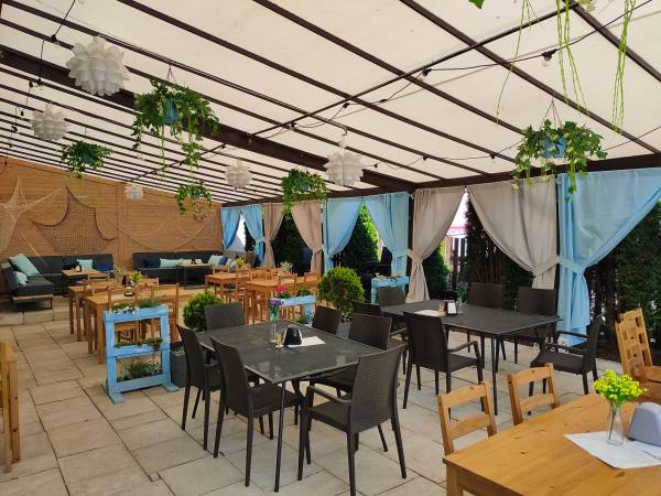 Restauracja na zewnątrz