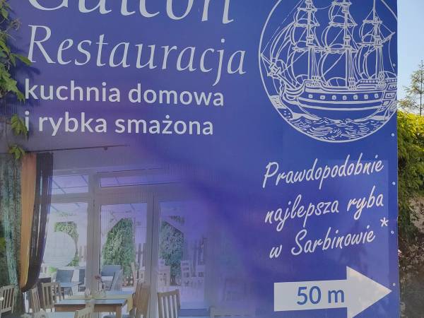 Reklama przed wjazdem