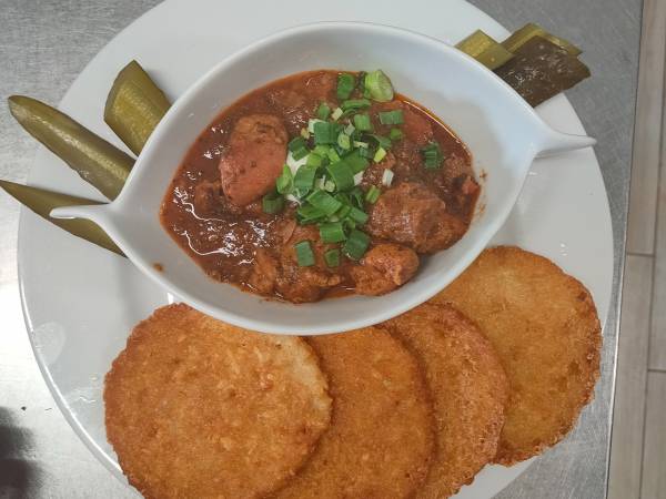 Placuszki z gulaszem