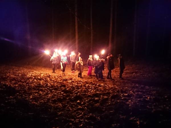 Wieczorny spacer po włościach - z pochodniami!