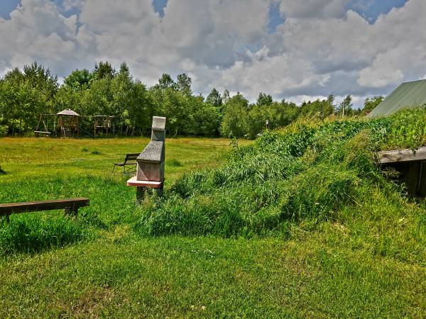 Baśniowe Chaty Hobbitów w Ośrodku Jeździeckim Skręt