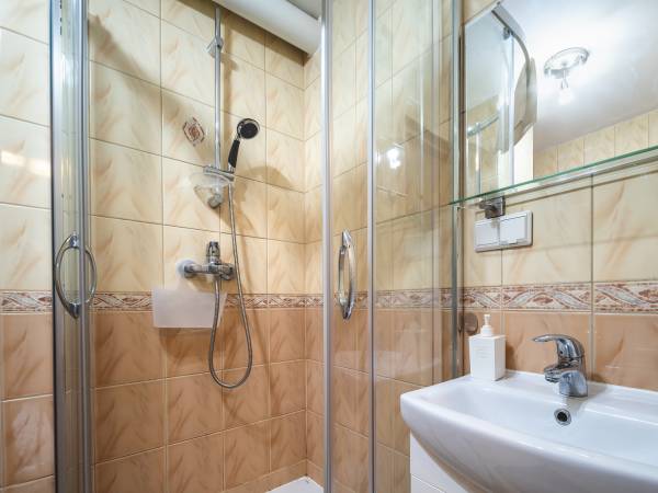 Łazienka (prysznic+wc)